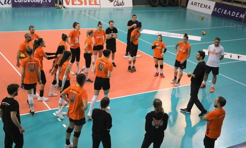 Eczacıbaşı Dynavit, derbiye hazırlanıyor
