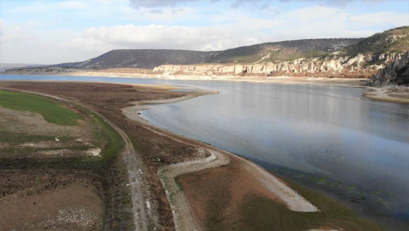  Barajdaki kuraklık havandan görüntülendi
