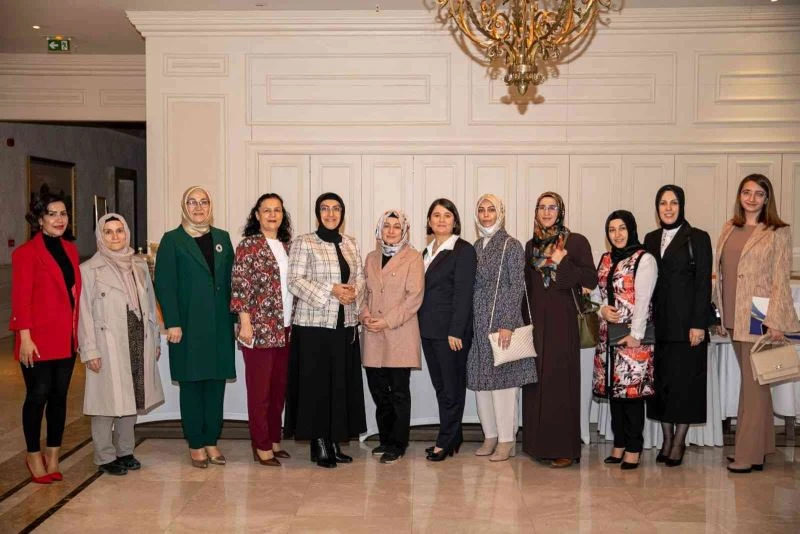 Van Büyükşehir Belediyesinin kadına yönelik şiddette karşı seminerleri sürüyor
