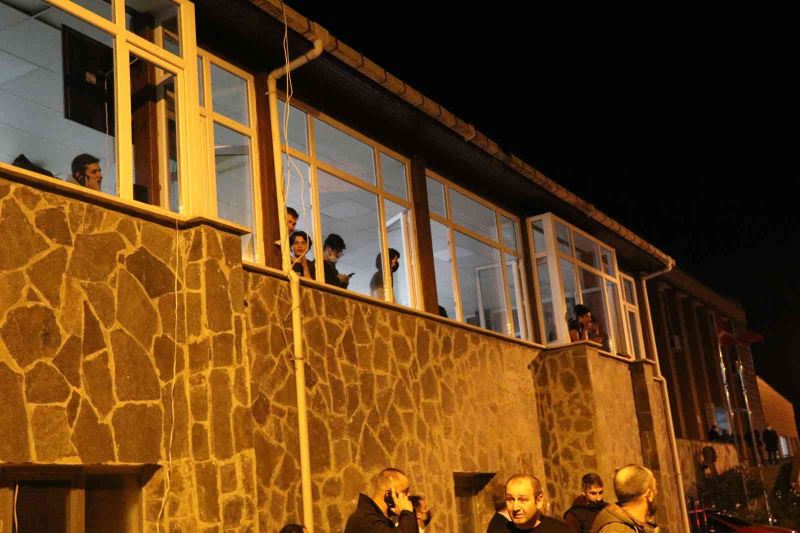 Rize’de çatısı yanan yurttaki öğrenciler diğer yurtlara yerleştirildi
