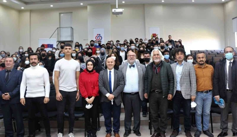 İletişim Fakültesi’nde ‘Medyanın Kadın Dili’ konferansı
