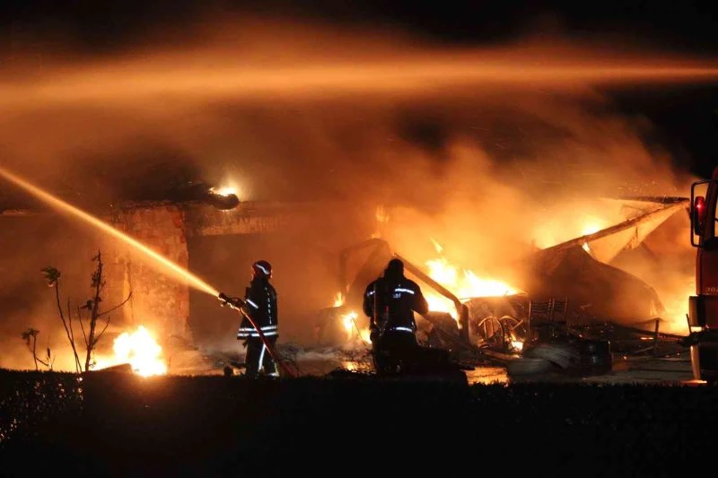 Oto lastikçide çıkan yangın kontrol altına alındı
