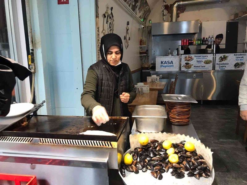 Üsküdar’da balıkçıya müşteriden sahte para şoku
