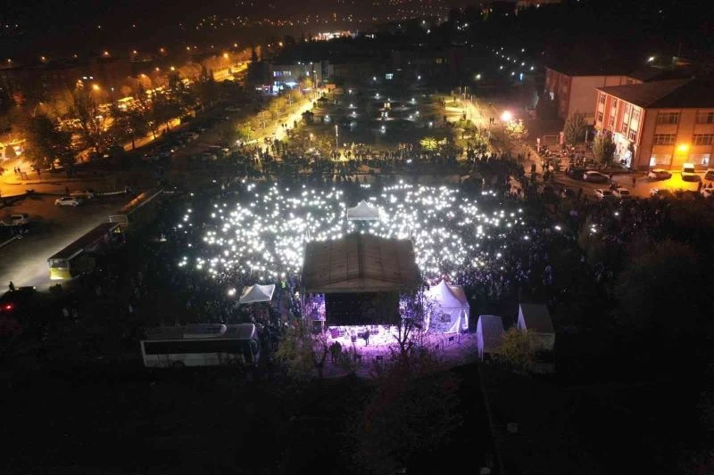Tokat’ta gençlik şölenine öğrenciler yoğun ilgi gösterdi
