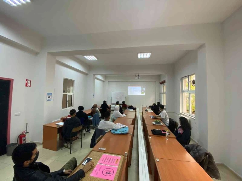 Yabancı Dil öğrencileri Kadın Girişimciliği hakkında bilgilendirildi
