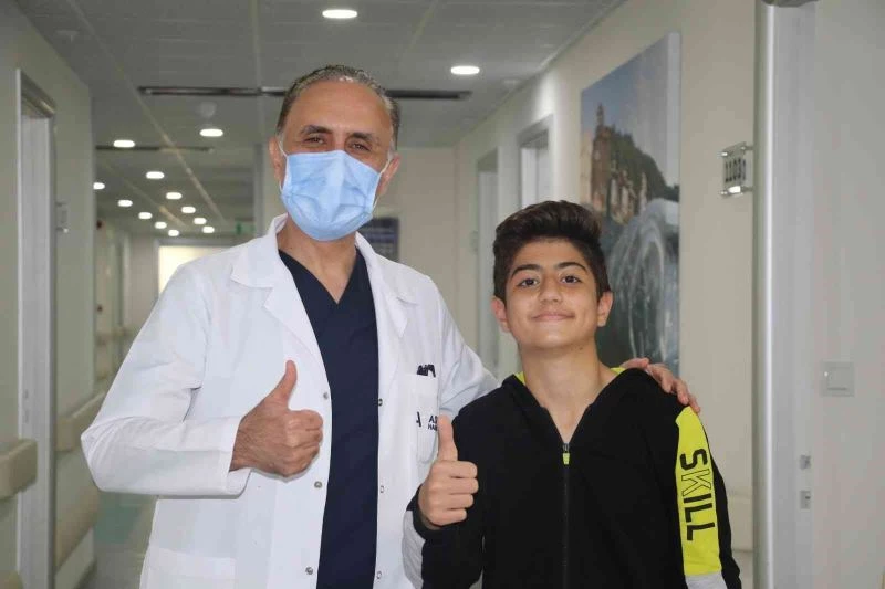 Karaciğer kisti olan hasta aynı gün tedavi edilip evine gönderildi