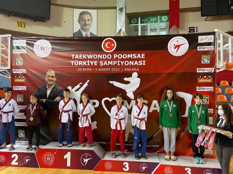 Gaziemir’in şampiyon taekwondocuları
