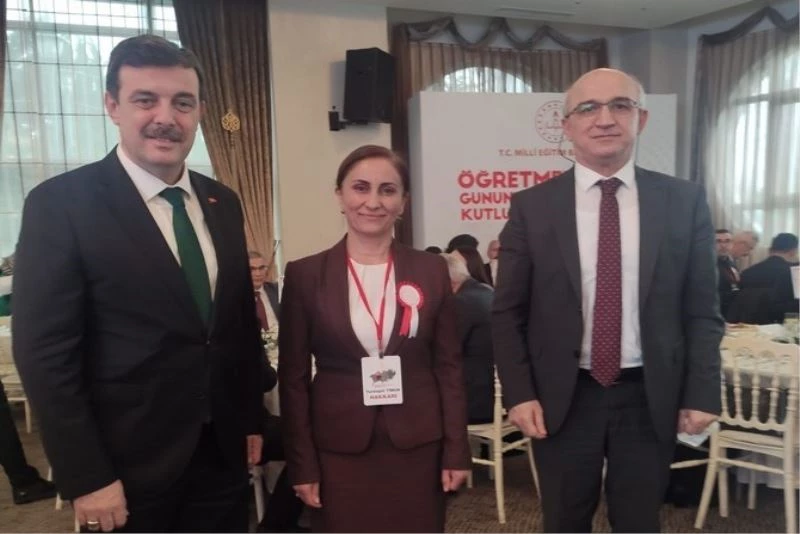 Yurdagül Timur yılın öğretmeni seçildi
