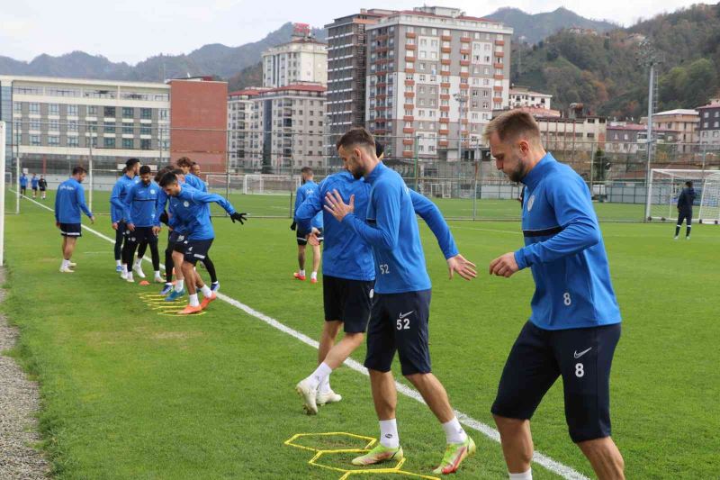 Selim Ay: “Herkesin beklediği Çaykur Rizespor’u izleteceğiz”
