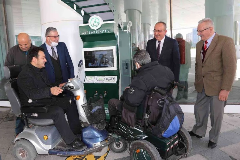Meram’da engelliler için akü şarj istasyonları kuruldu
