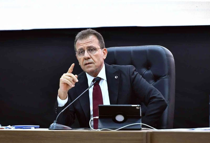 Seçer’den kadın şoförlere: “Otobüsler için ehliyetlerini alsınlar, bize müracaat etsinler”
