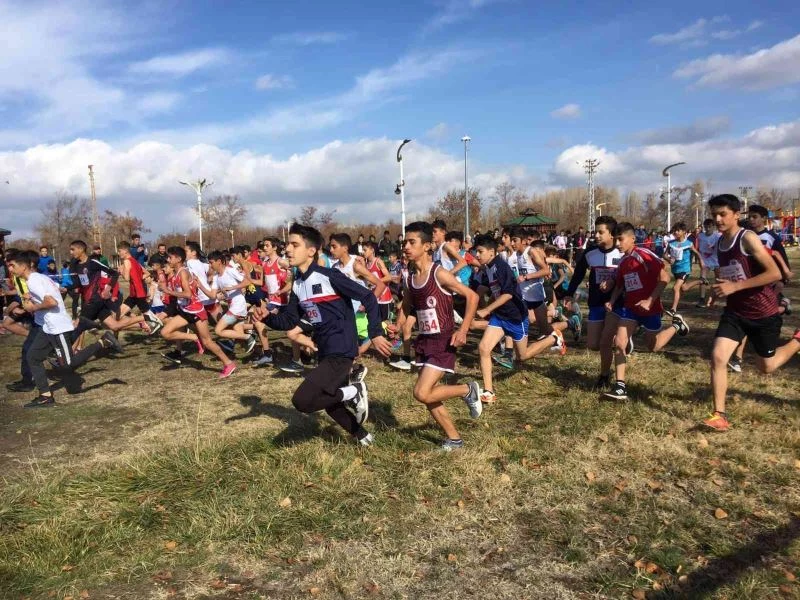 Kros Ligi 1. Kademe Bölge Yarışları Van’da yapıldı
