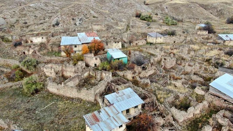 Sivas’ta Yunus Emre makamı, köye adını verdi
