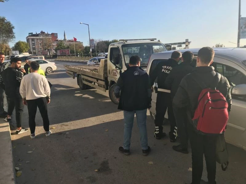 Kendisini durduran polise mukavemet gösteren sürücü gözaltına alındı
