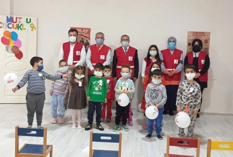 Kaymakam Atasoy’dan “Kızılay Haftası” ziyareti
