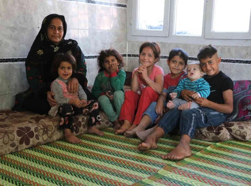 Kocası terk etti, 9 çocuğuyla ortada kaldı
