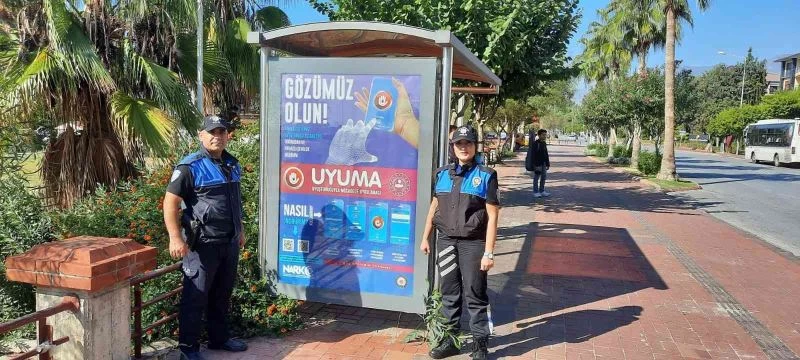 Alanya’da 40 farklı noktaya UYUMA ve KADES afişi
