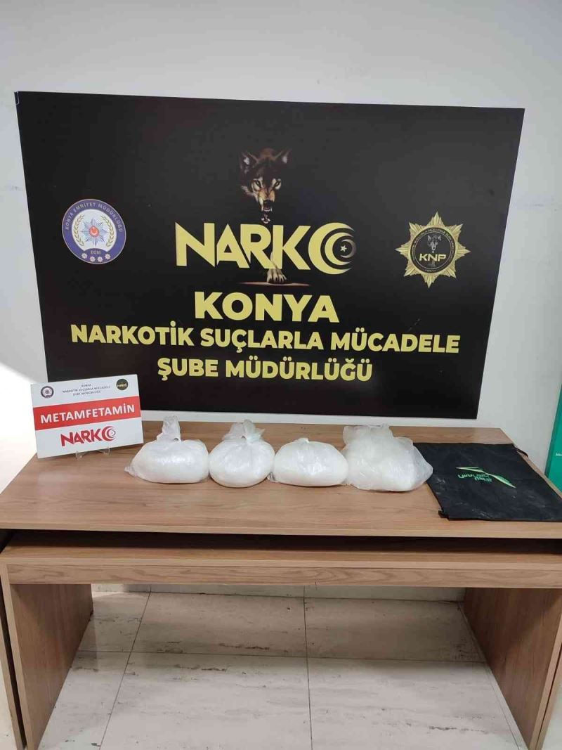 Konya’da 3 kilo 832 gram uyuşturucu madde geçirildi
