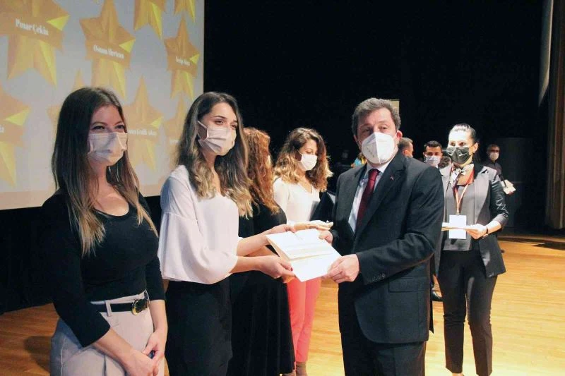 Eğitimde ‘İyi Örnekler’ ödüllendirildi
