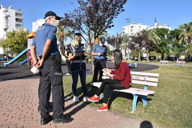 Antalya’da 238 polisle servis araçları ve okul çevrelerine denetim
