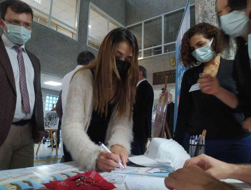 Böbrek nakli olan genç öğretmen bütün organlarını bağışladı
