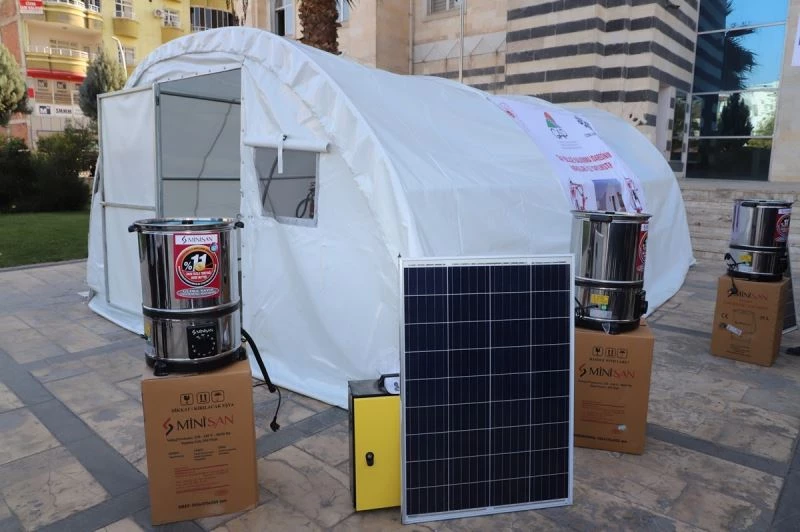 Cizre’de çiftçilere çadır, güneş enerji paneli, süt sağım ve yayık makineleri dağıtıldı
