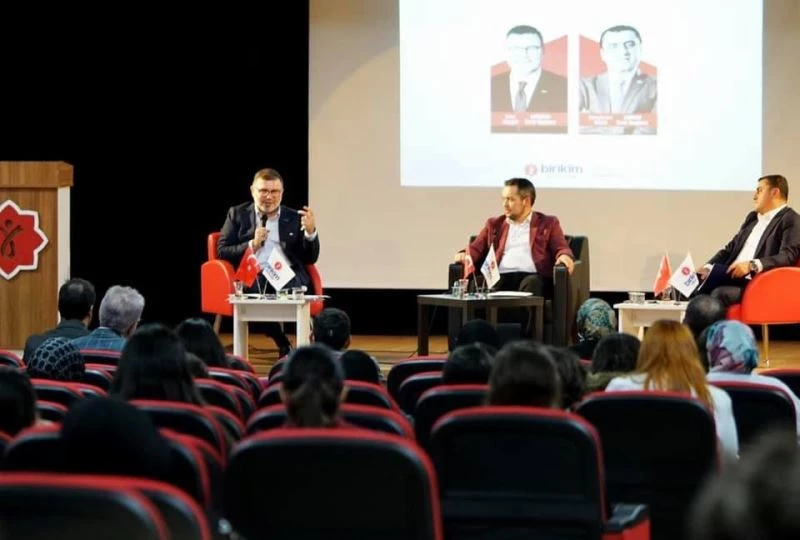 MÜSİAD İzmir Başkanı ve ASKON İzmir Başkanı öğrencilerle buluştu
