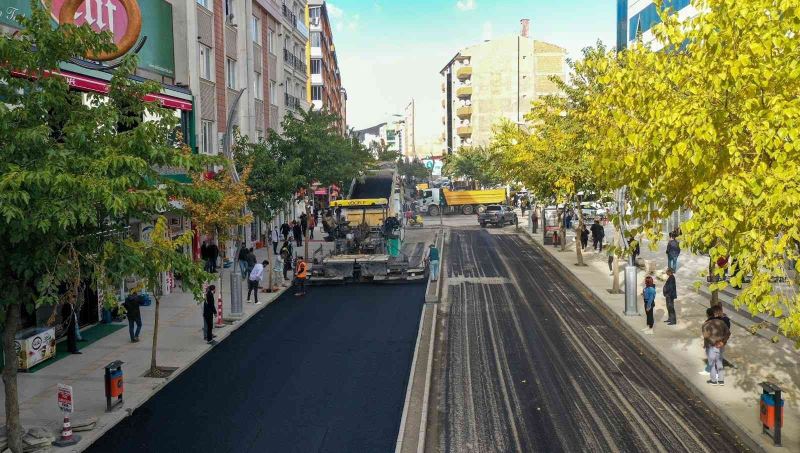 Zübeyde Hanım Caddesi’nde asfaltlama çalışmalarına başlandı
