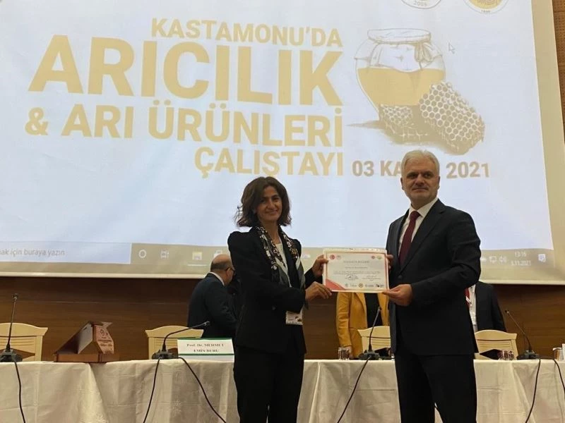 İklim şartlarında hayatta kalabilecek arı ırkına ve çeşitliliğine vurgu yaptı
