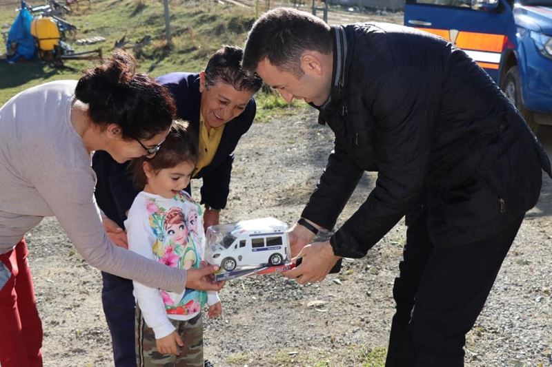 Çayırlı Kaymakamı Gülderen, köy ve mezralarda incelemelerde bulundu
