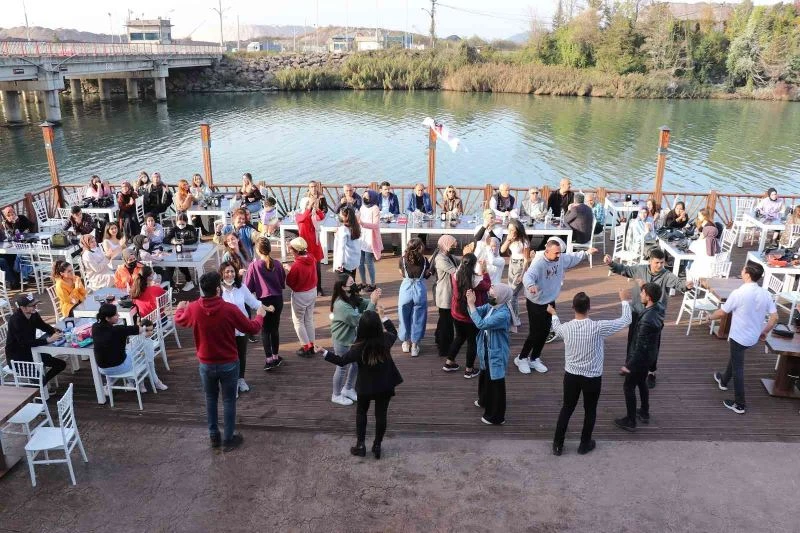 Gülüç’te üniversiteli öğrenciler gençlik şöleninde eğlendi
