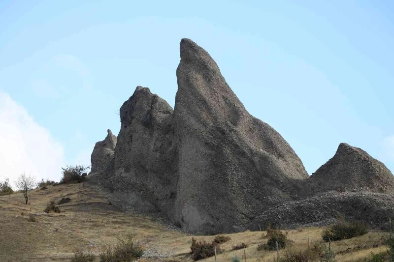 Kimine göre ‘Veli Bacaları’, kimine göre ‘Ejderha Kayalıkları’
