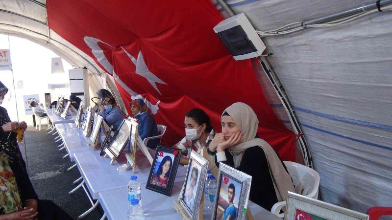 Evlat nöbeti tutan ailelerden Meral Akşener’e çağrı: 