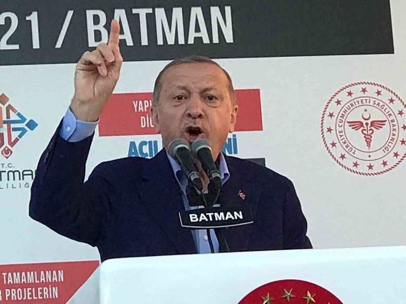 Erdoğan: “Türkiye düşmanlarının ülkemizdeki piyonları PKK, FETÖ’cülere posta koydukça daha da kuduruyorlar”
