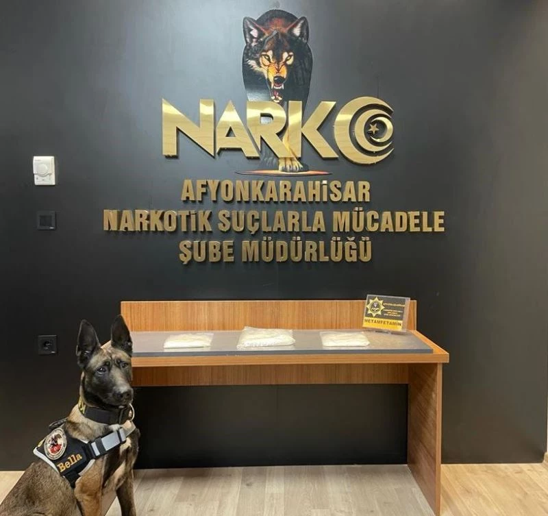 Otomobildeki uyuşturucu zulasını narkotik köpeği buldu
