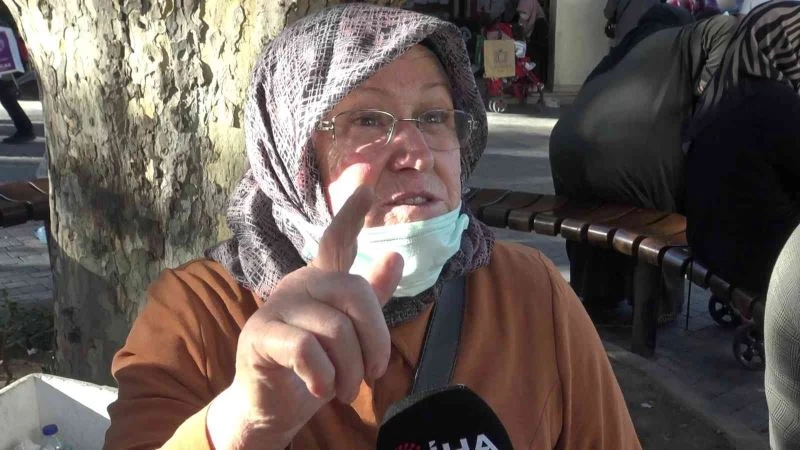 Engelli maaşıyla geçinen Hatun teyze: “Allah benim ömrümden alsın cumhurbaşkanıma versin”
