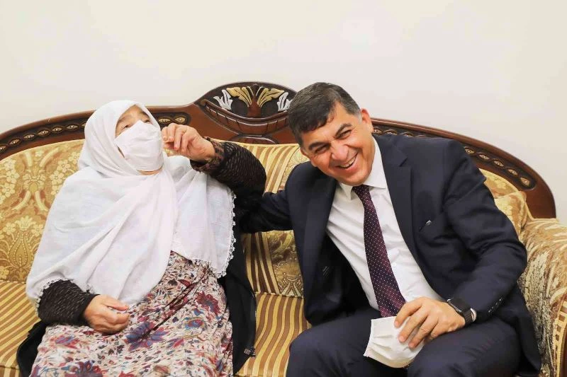 Başkan Fadıloğlu Hatice teyzenin misafiri oldu
