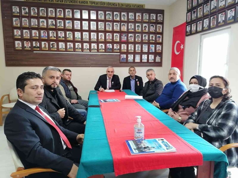 Giresun’da şehit yakınlarından İYİ Partili Lütfi Türkkan’a milletvekilliğinden istifa çağrısı
