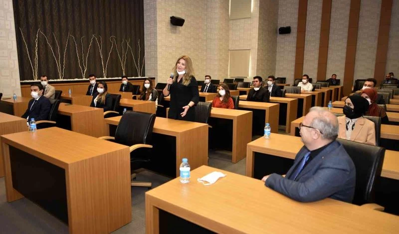 Başkan Pekyatırmacı göreve başlayan memurlarla bir araya geldi
