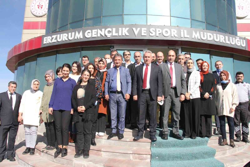 Taşkesenligil personelle vedalaştı
