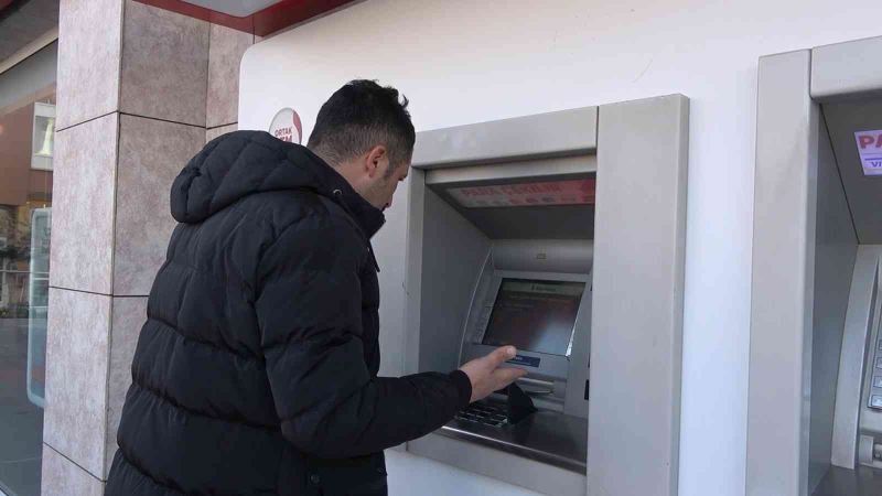 Hesabındaki parayı görünce şoke oldu: Tam 600 bin lira
