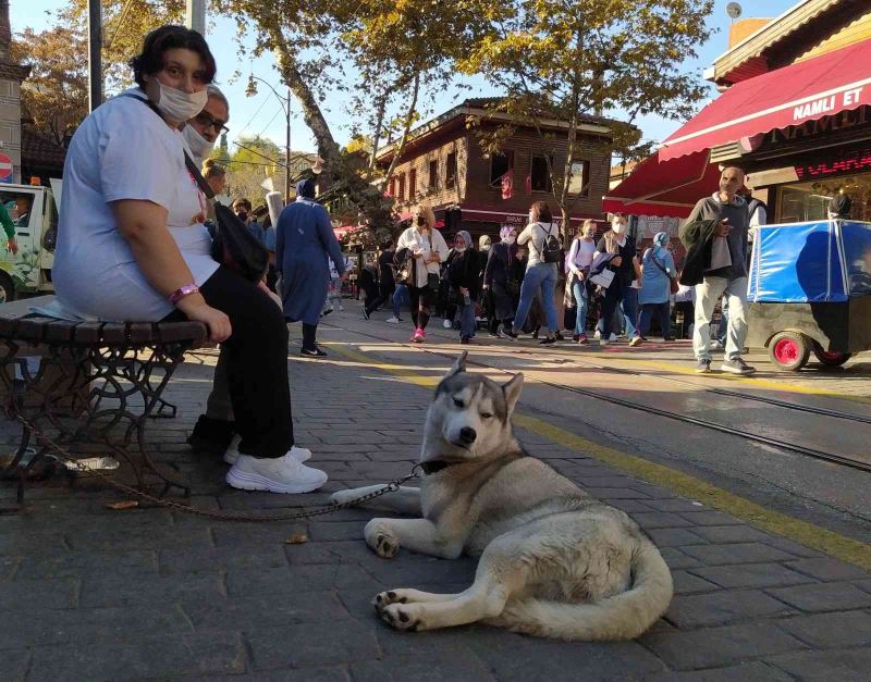 Pastırma sıcağında vatandaşlar çarşı ve parklara akın etti
