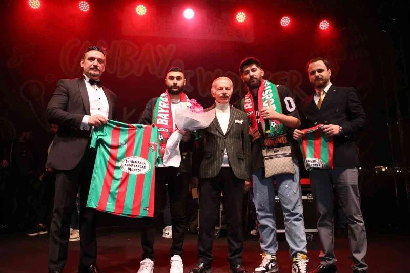 Bayrampaşa gençlik konserinde rap dünyasının ünlü isimleri sahne aldı
