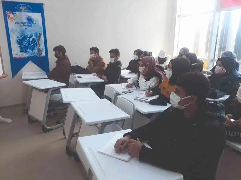 Gençlik merkezinin açtığı kuslara yoğun ilgi
