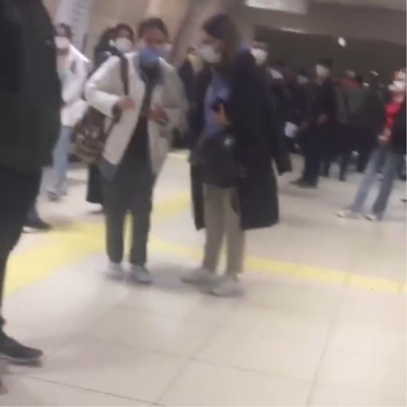 Kadıköy - Tavşantepe metro hattında teknik arıza nedeniyle gecikme
