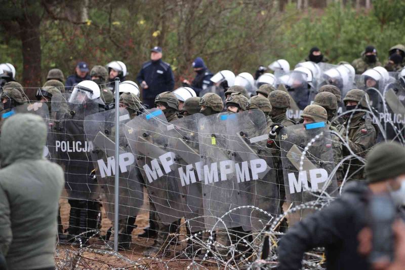 Polonya-Belarus sınırındaki göçmen krizi devam ediyor
