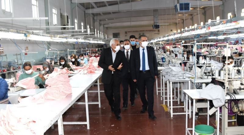 Vali Çuhadar, Adıyaman OSB’deki sanayi tesislerini inceledi

