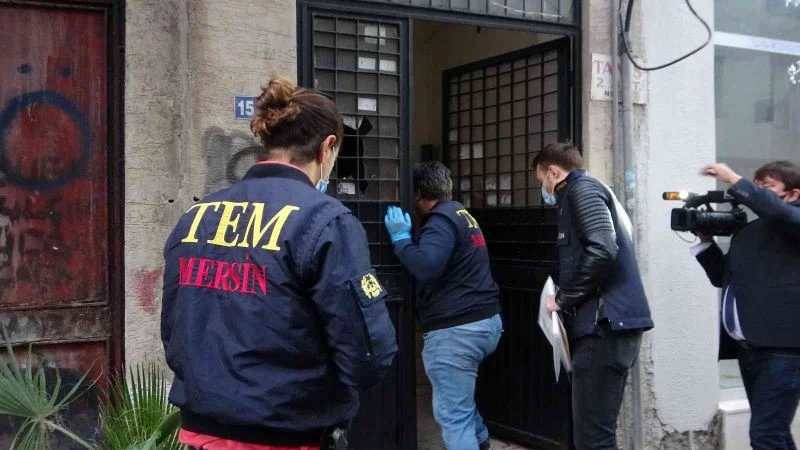 Sosyal medya hesaplarını hackleyip, arkadaşlarından para istemişler
