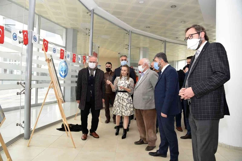 KMÜ’de öğretim üyesinin ‘Renklerin içinden’ kişisel resim sergisinin açılışı yapıldı

