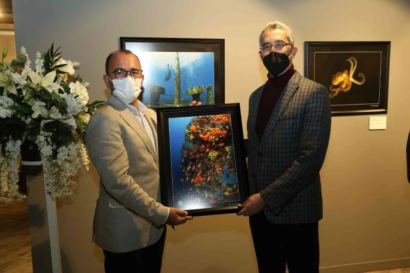 Gaziantep’te iki farklı temada hazırlanan fotoğraf sergisinin açılışını yaptı
